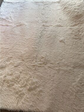 Luxury Cream White Faux Fur Area Rug - free shipping/priced to sell